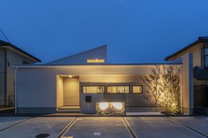 夜の表情までデザインする、住まいの照明計画