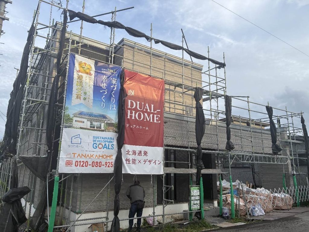 【弘前モデルハウス進捗】床のお披露目＆外壁施工が完了！